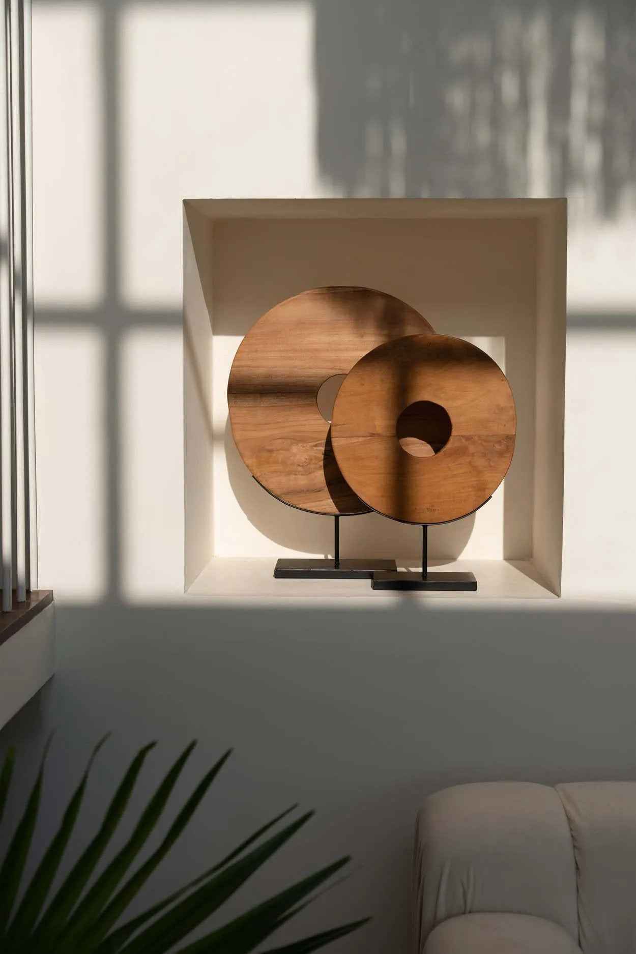 Bambua Teak Disc on Stand scultura legno L