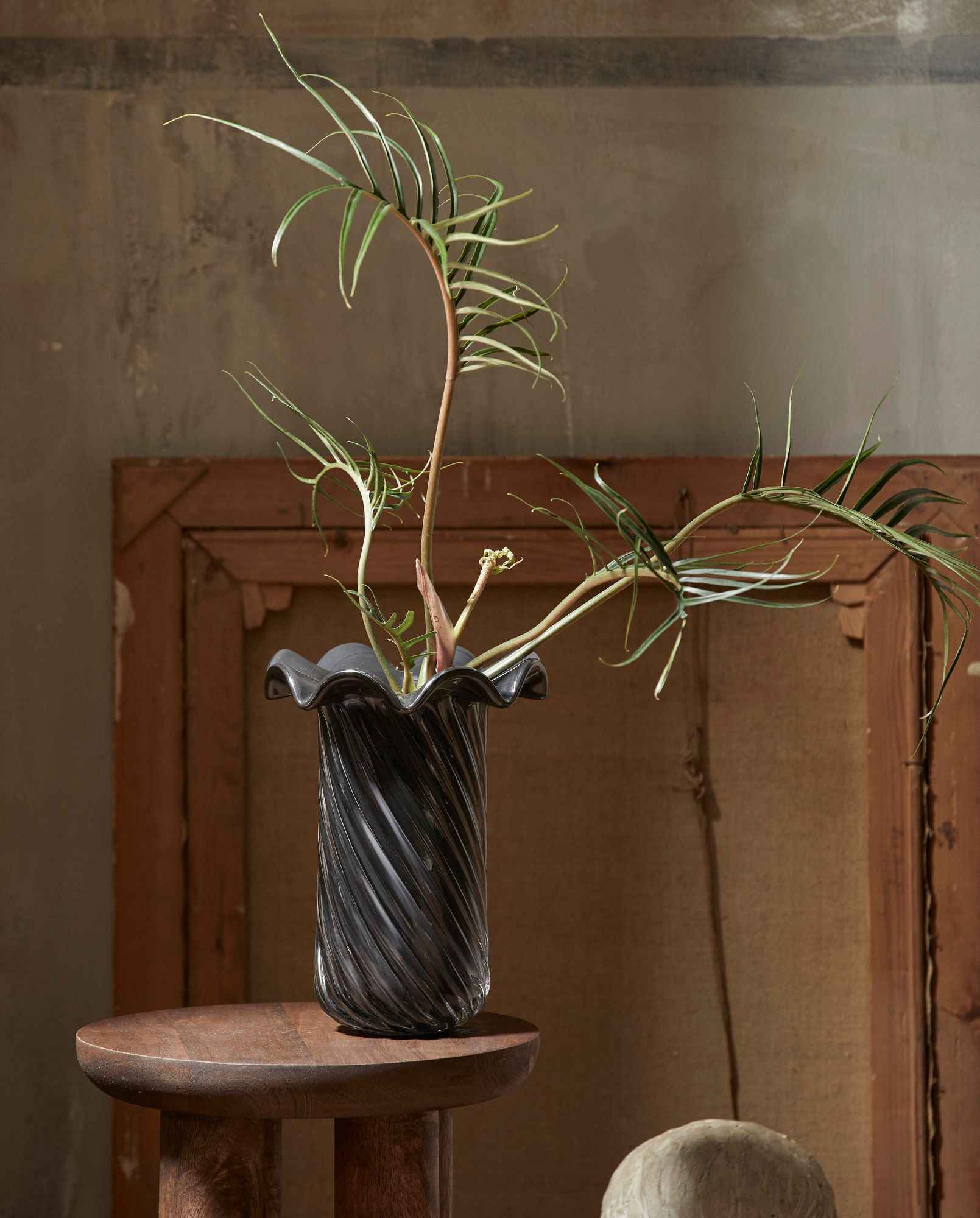 Bambua Koro vaso in vetro grigio tortile
