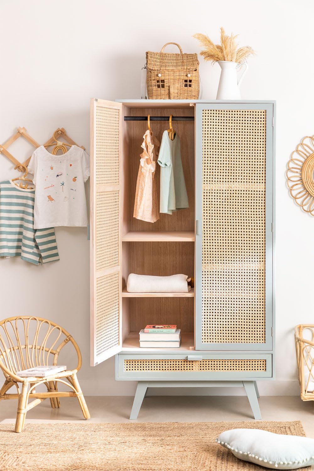 Sklum Ralik Colors armadio in legno con cassetto rattan