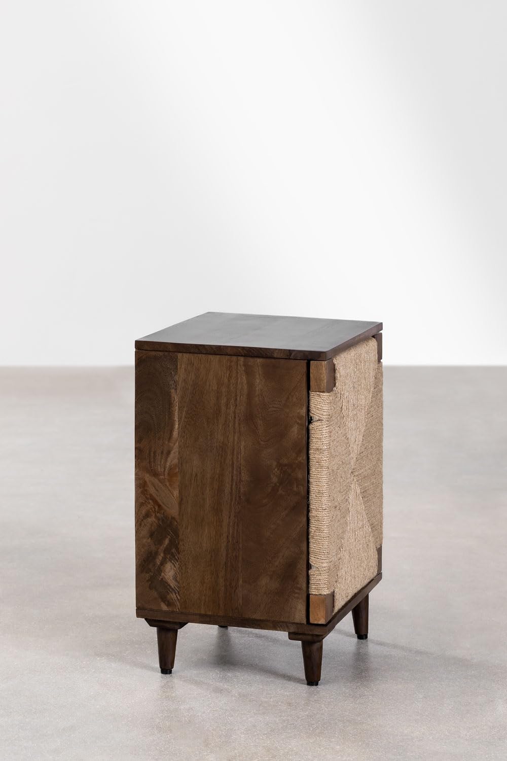 Sklum Evans comodino legno mango e iuta con anta push