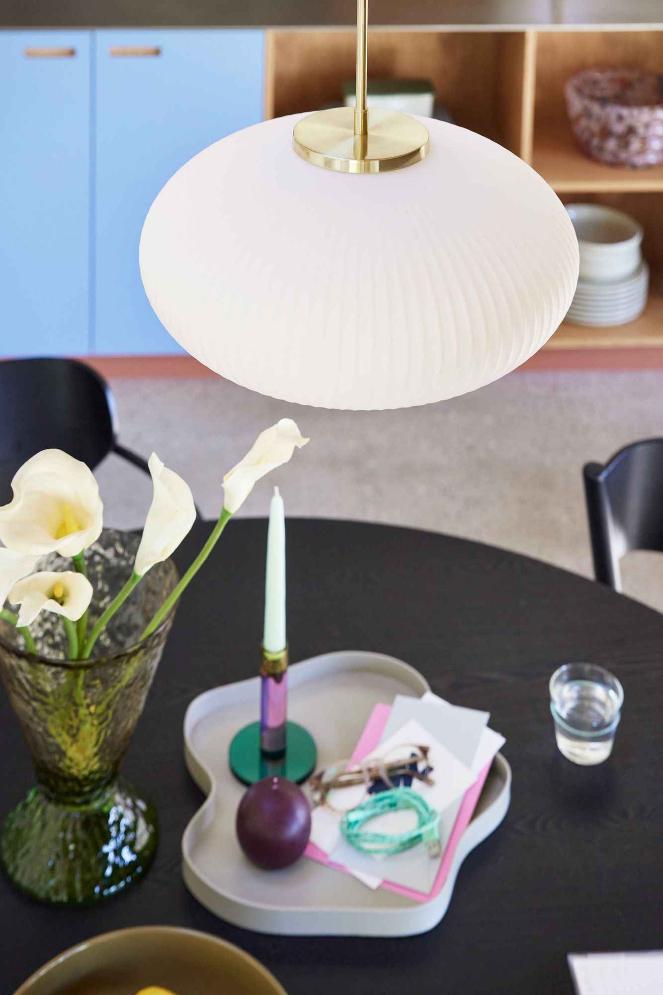 Bambua Serene Pendant Ellipse lampada a sospensione bianca opale