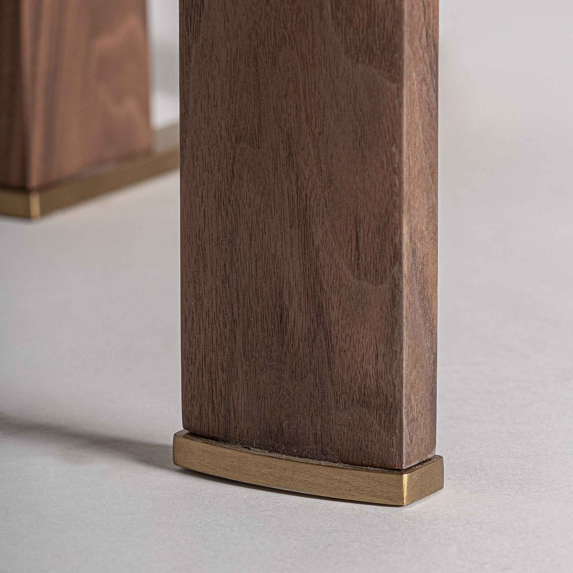 Bambua Gifhorn libreria legno mango aperta
