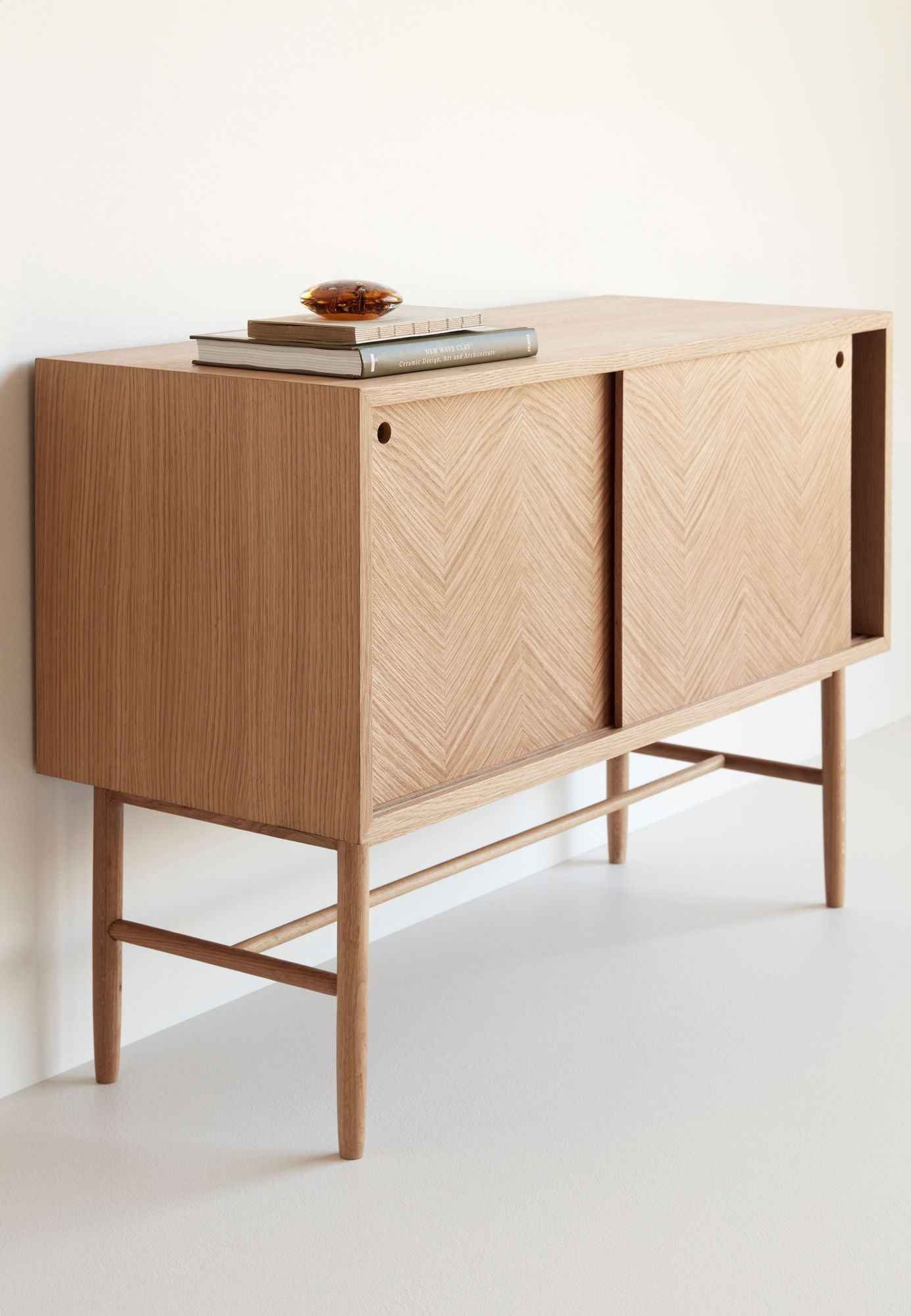 Bambua Herringbone Dresser Sliding Doors cassettiera naturale