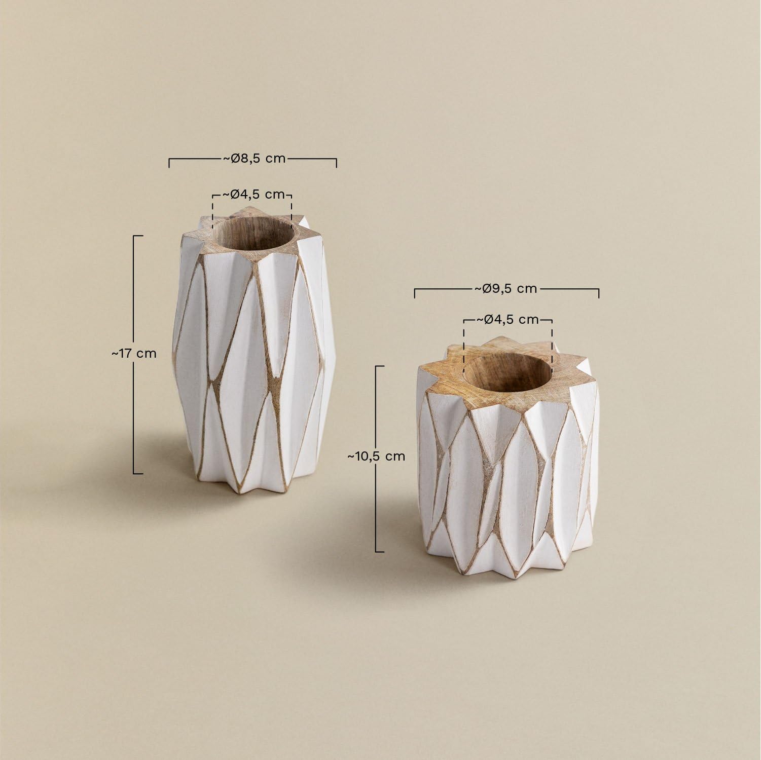 Sklum Moura B vaso in legno di mango intagliato