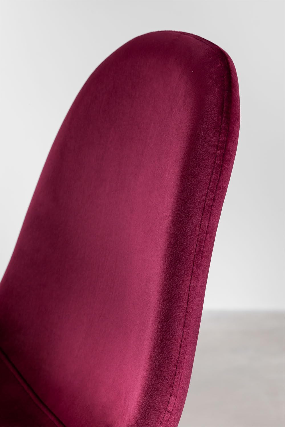 Sklum Glamm sedia velluto rosso bordeaux legno scuro