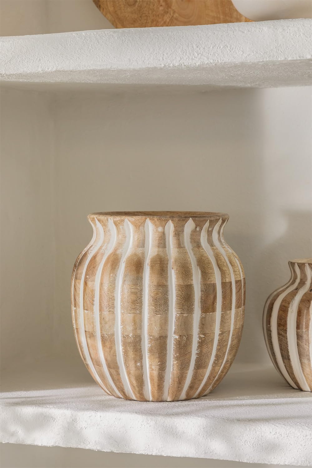 Sklum Ribao vaso in legno di mango 18 cm intagliato