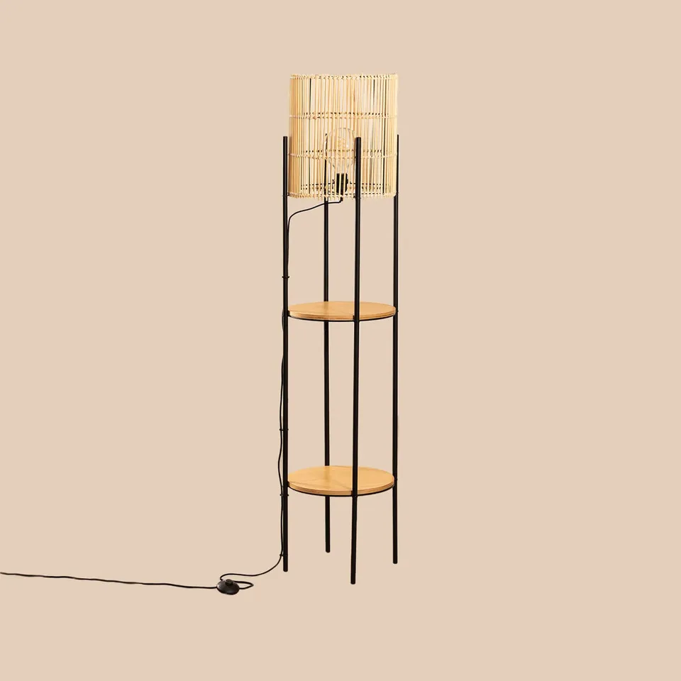 Sklum Loopa lampada da terra rattan con ripiani marrone