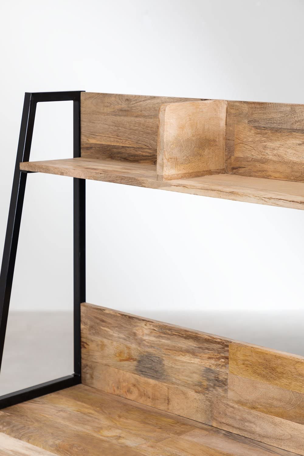 Sklum Tudent Scrivania in Legno Riciclato con Ripiani