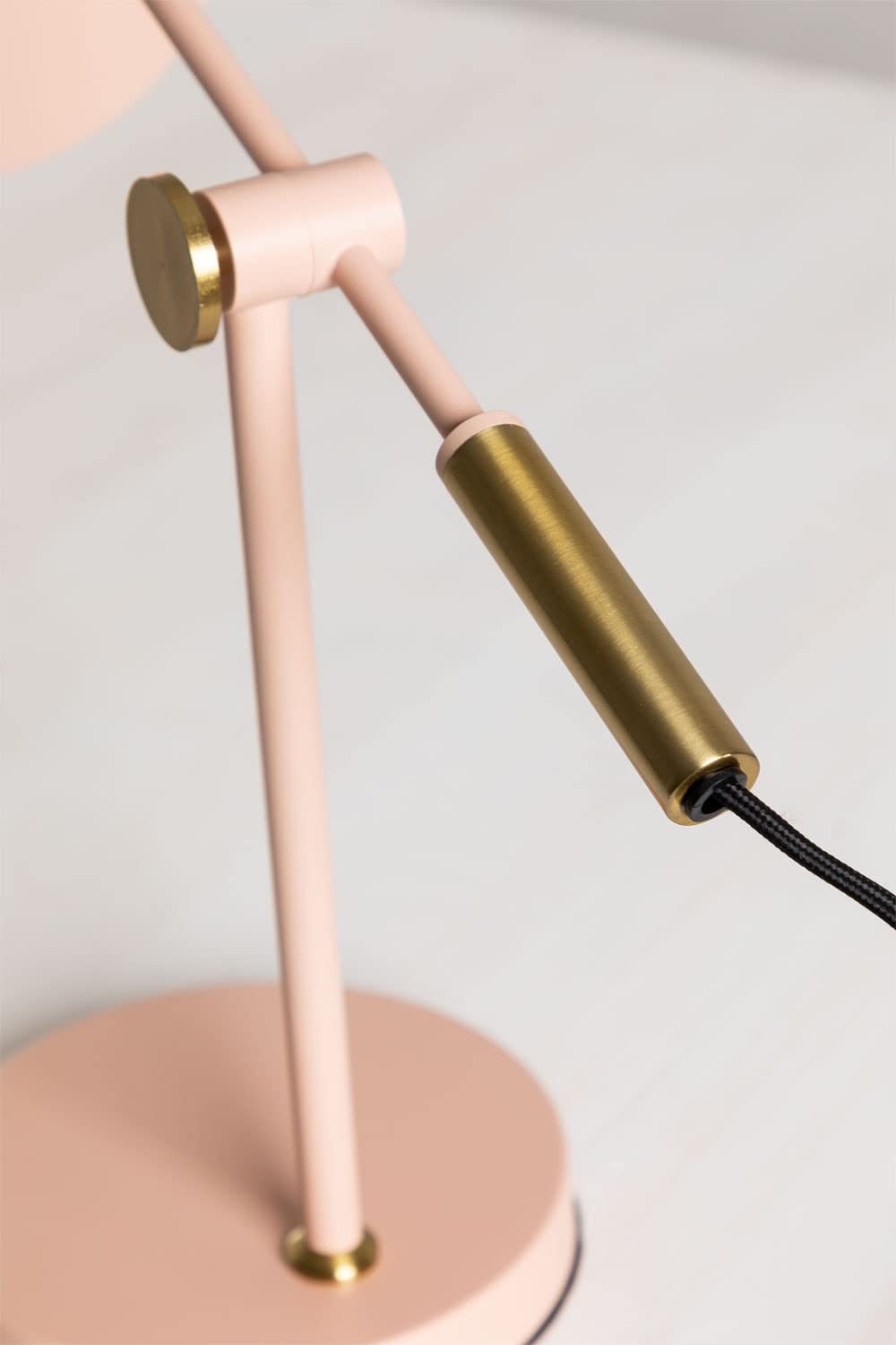 Sklum Clayt lampada da tavolo metallo incarnato 61 cm
