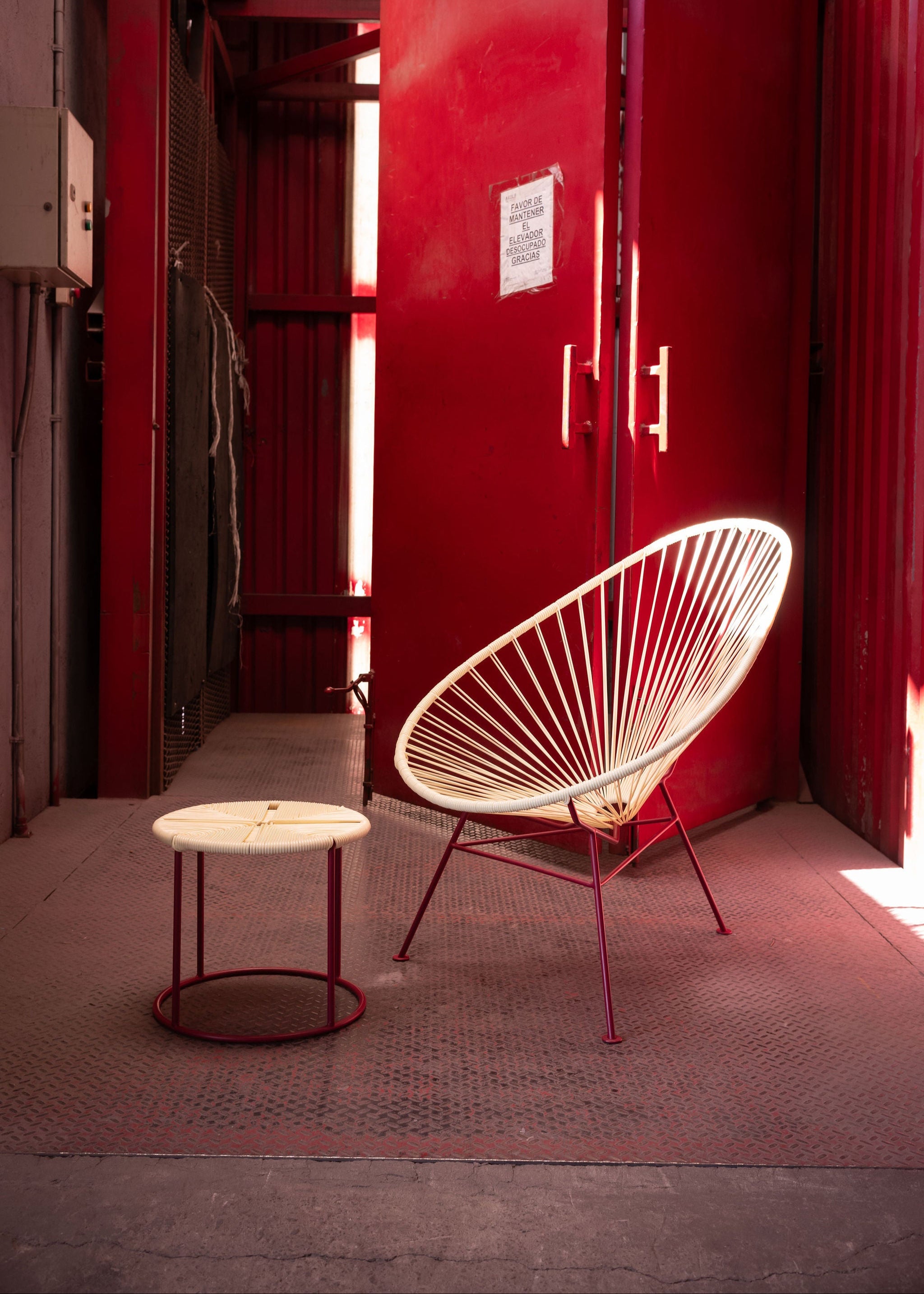 Acapulco Design Mesita CDMX ST2 tavolino bordeaux esterno
