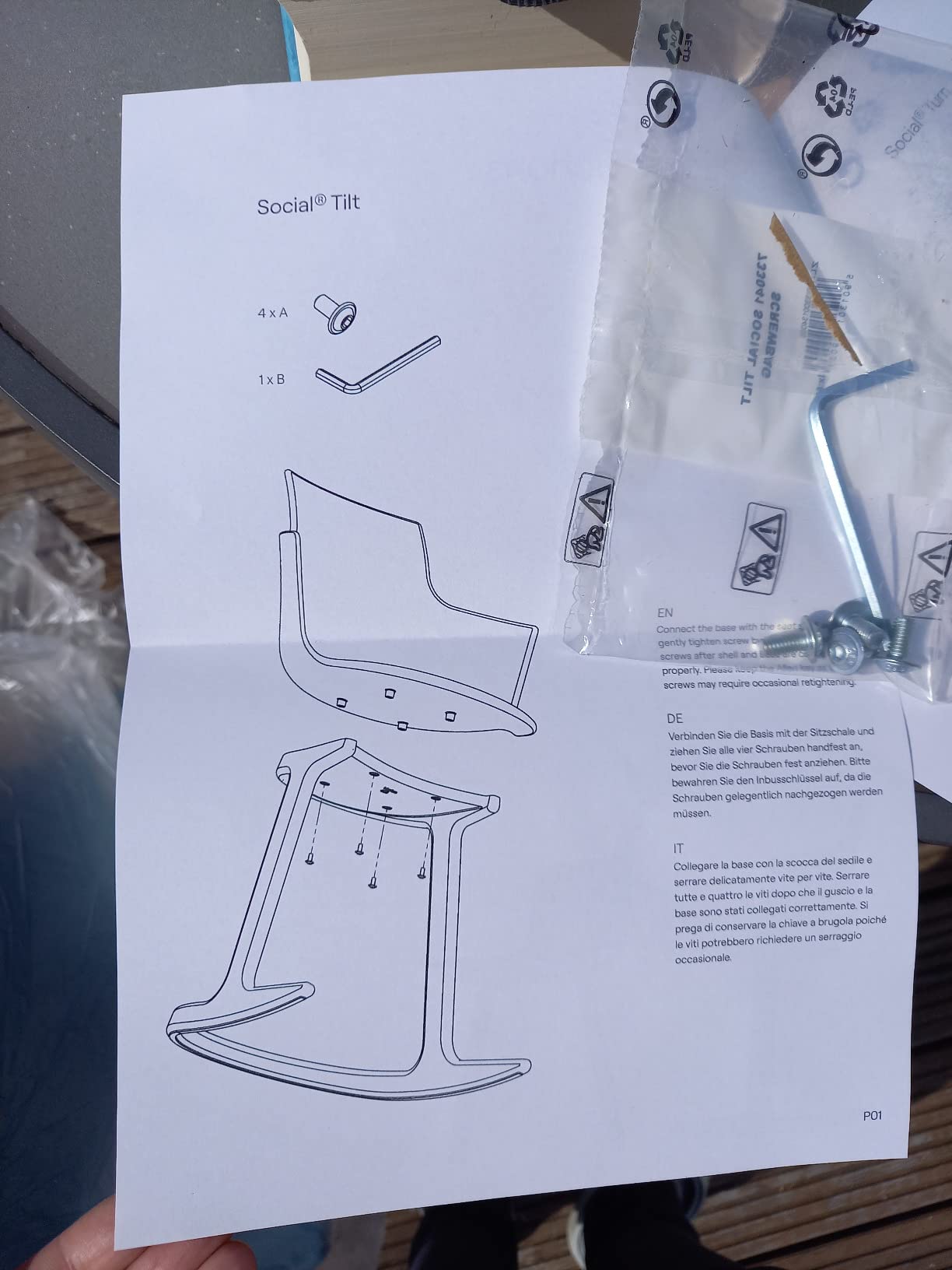 Varier Social Tilt sedia da pranzo bianca con braccioli