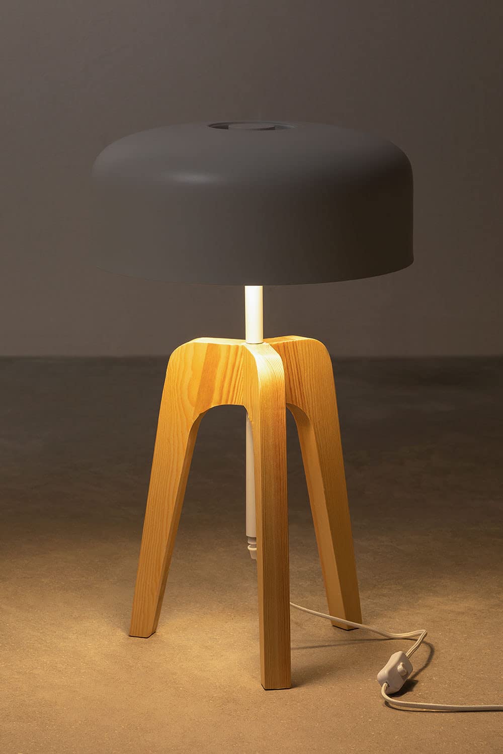 Sklum Kuta Lampada da Tavolo a Treppiede Legno Acciaio