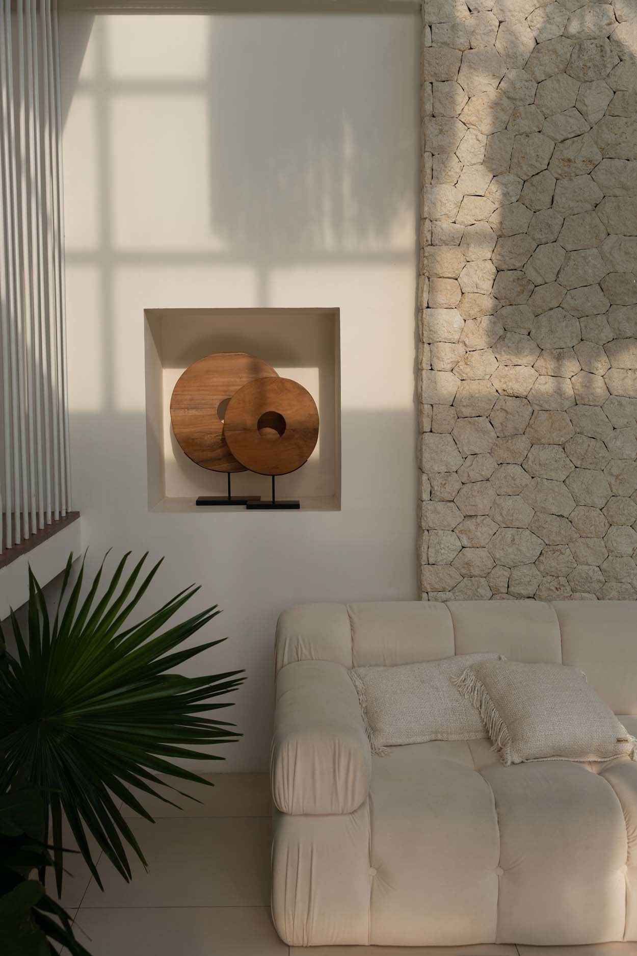 Bambua The Teak Disc on Stand M scultura legno massello