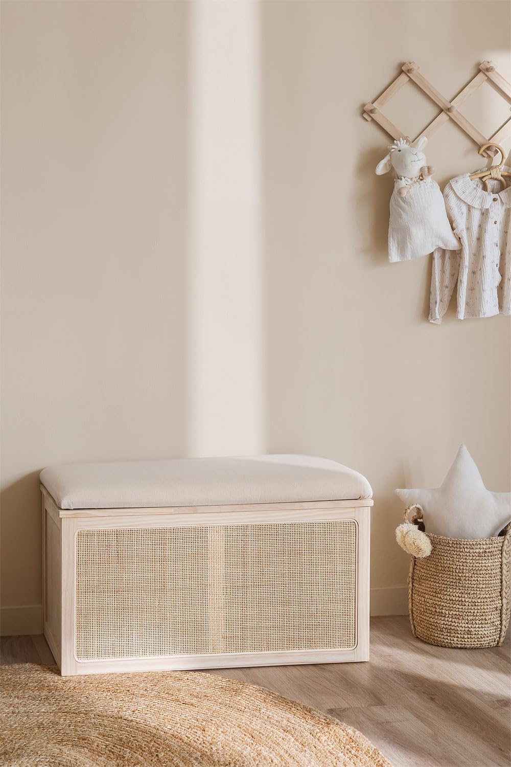 Sklum Reyna Baule in Pino e Rattan con Cuscino