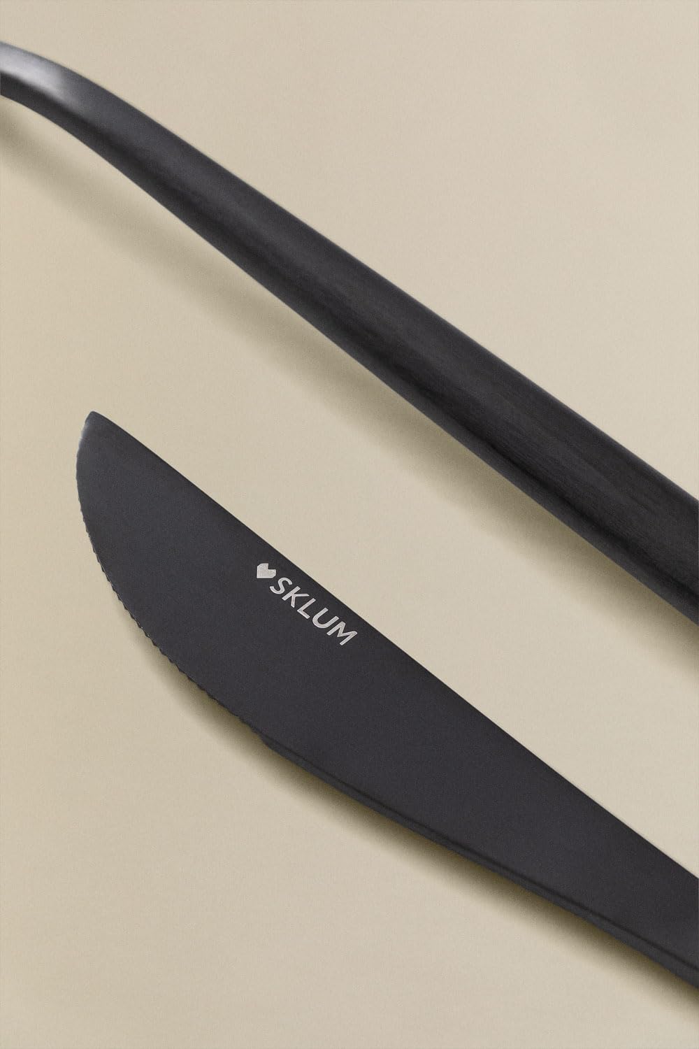Sklum Noya Mate posate 16 pezzi nero opaco acciaio