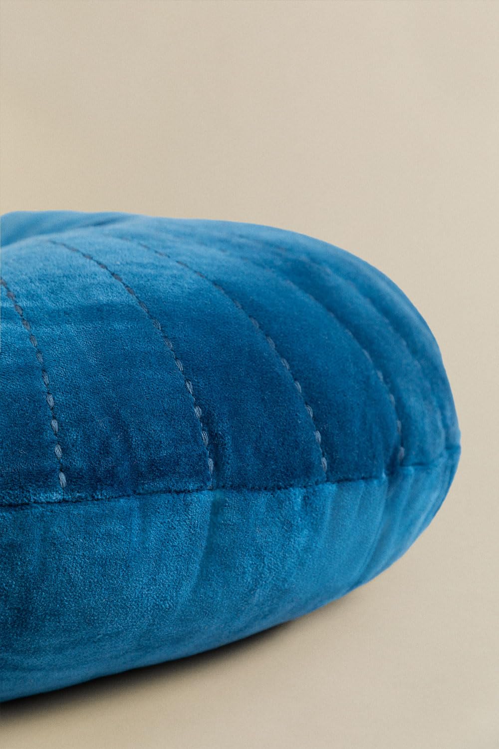 Sklum Rani Blu cuscino rotondo in velluto Ø41 cm