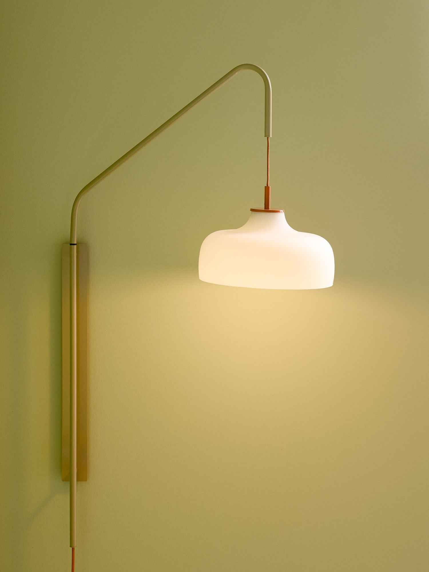 Bambua Current Wall Light lampada da parete sabbia E27