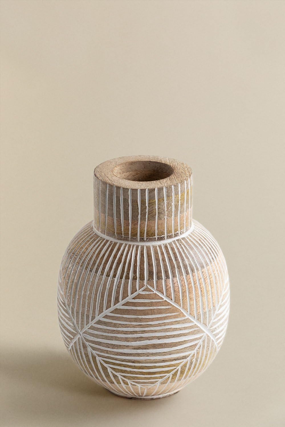Sklum Gelo vaso in legno di mango 21 cm intagliato