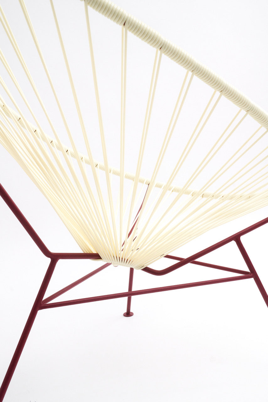 Acapulco Design CDMX ST Dos poltrona gialla bordeaux