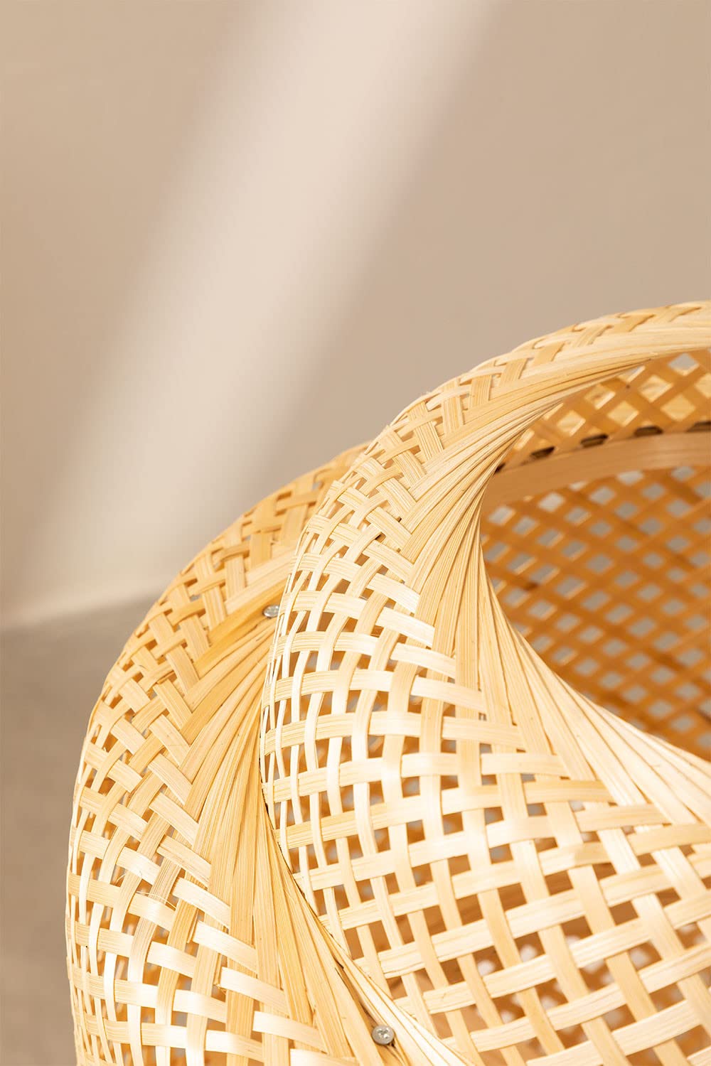 Sklum Lexie Natural lampada da tavolo in bambù traforata