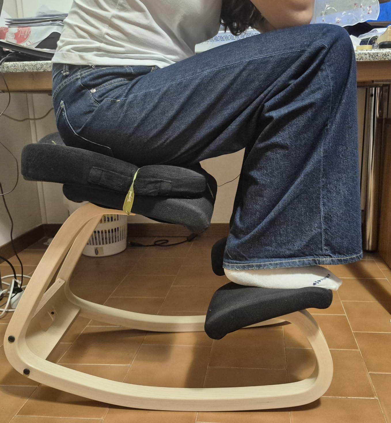 Varier Variable sedia ergonomica naturale blu a dondolo