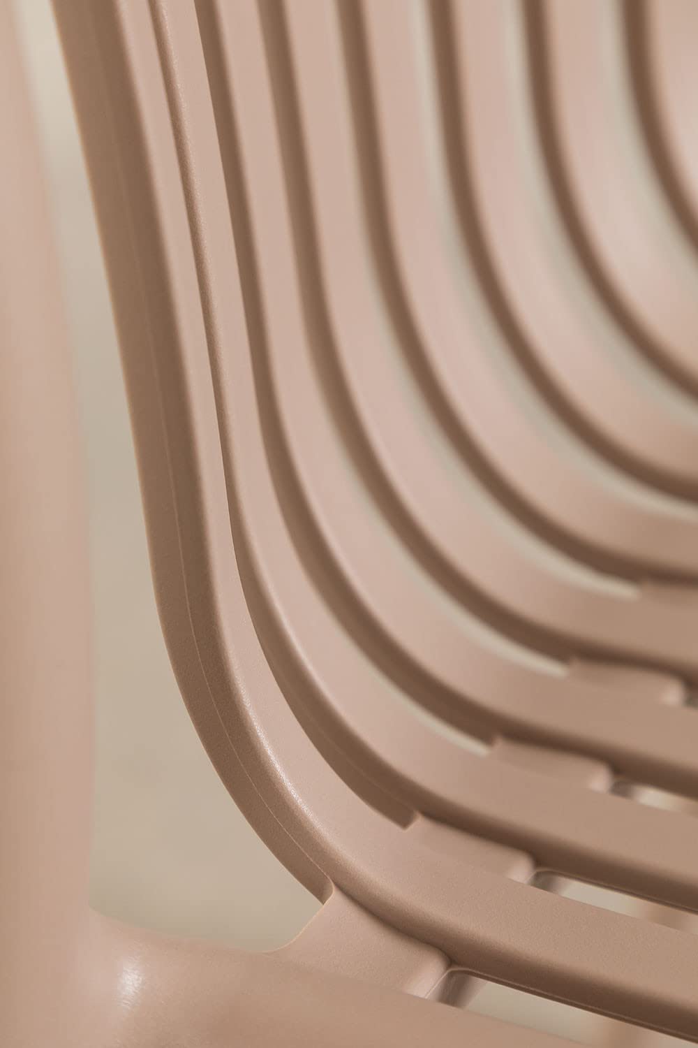 Sklum Wendell sedia impilabile beige mandorla