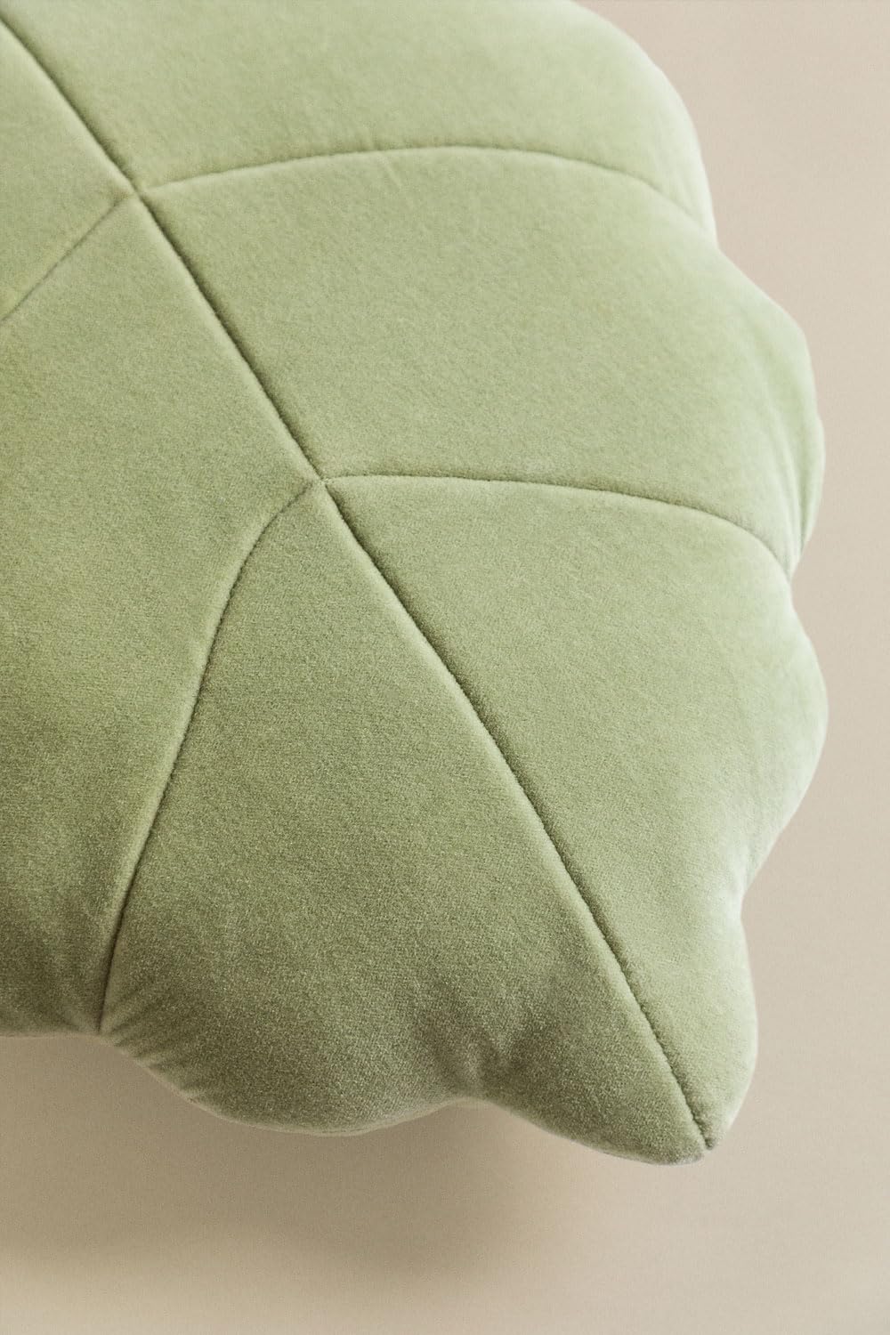 Sklum Liff cuscino in velluto verde foglia
