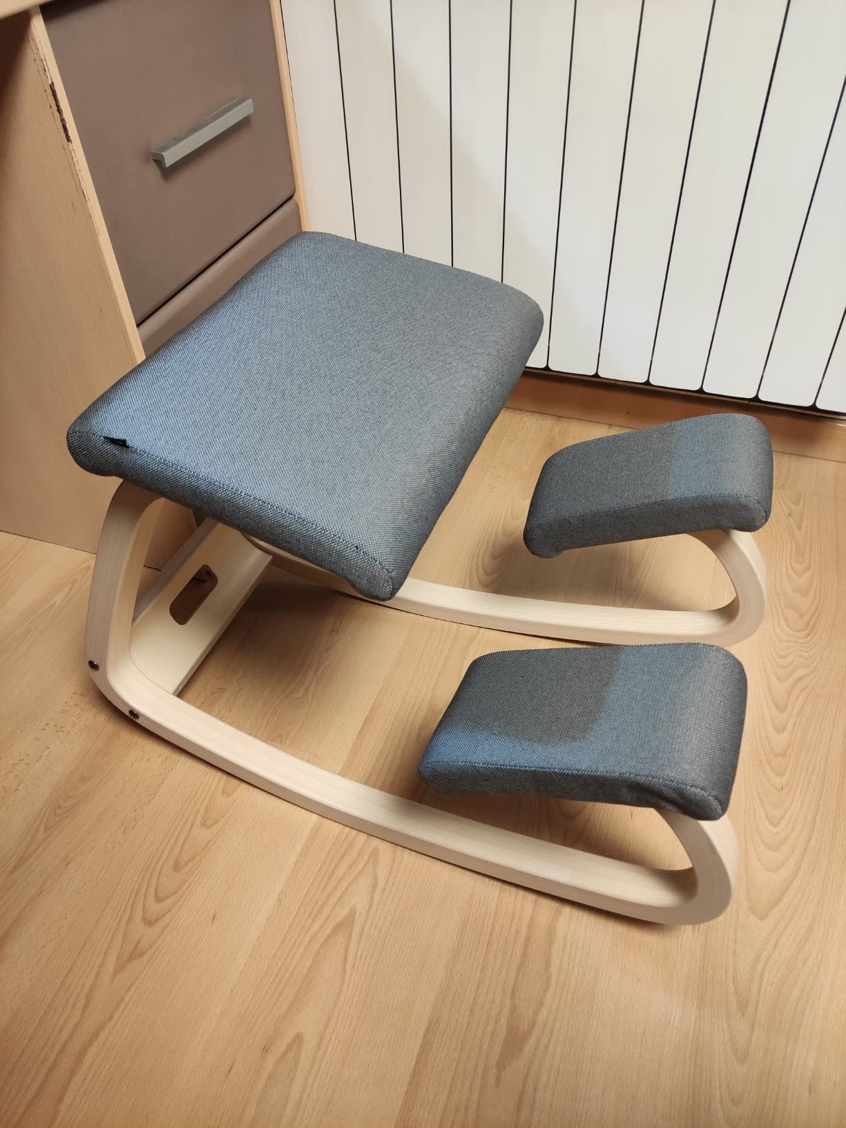 Varier Variable sedia ergonomica a dondolo naturale grigia