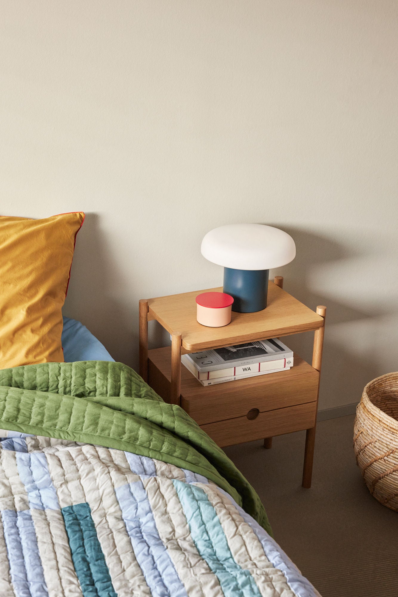 Bambua Ateliers lampada da tavolo blu paralume vetro