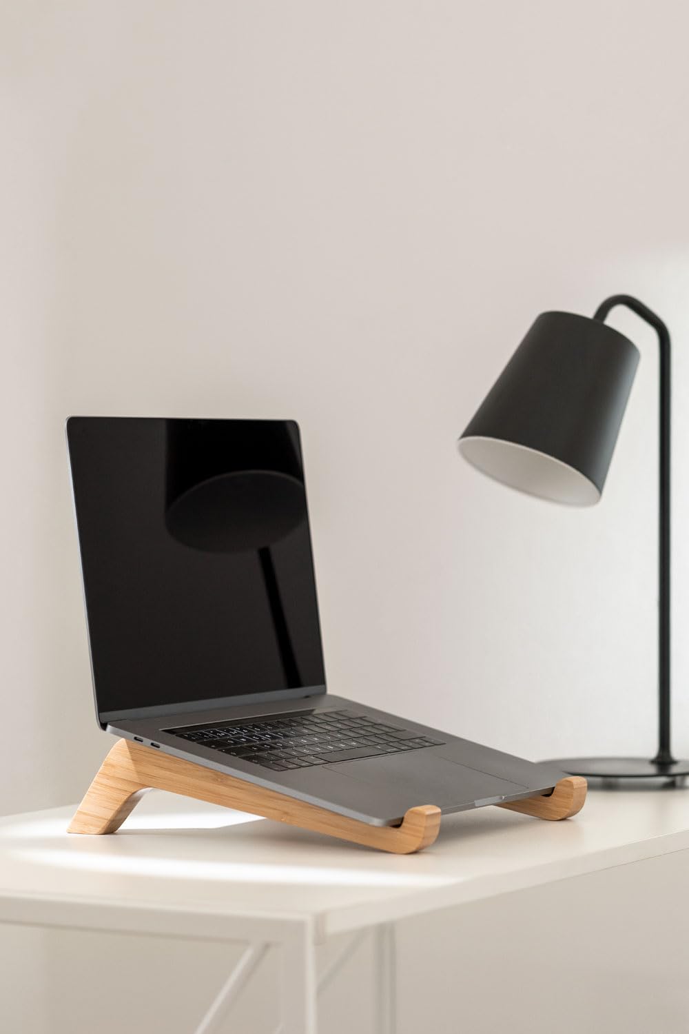 Sklum Ukara supporto laptop in bambù