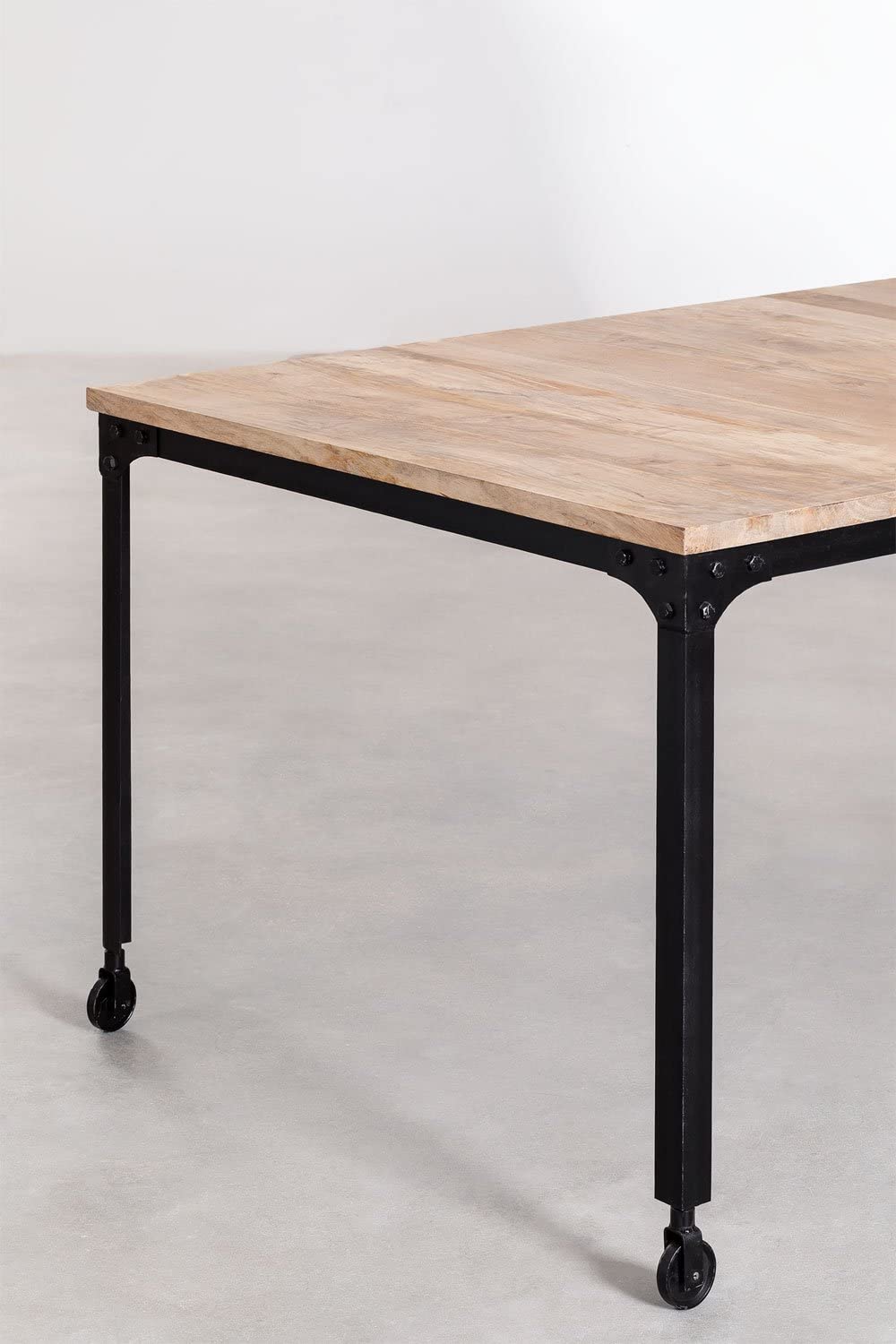 Sklum Nika tavolo pranzo 200x100 cm legno riciclato con ruote