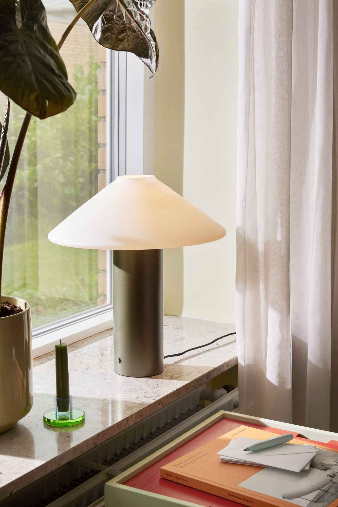 Bambua Orbit lampada da tavolo verde scuro vetro