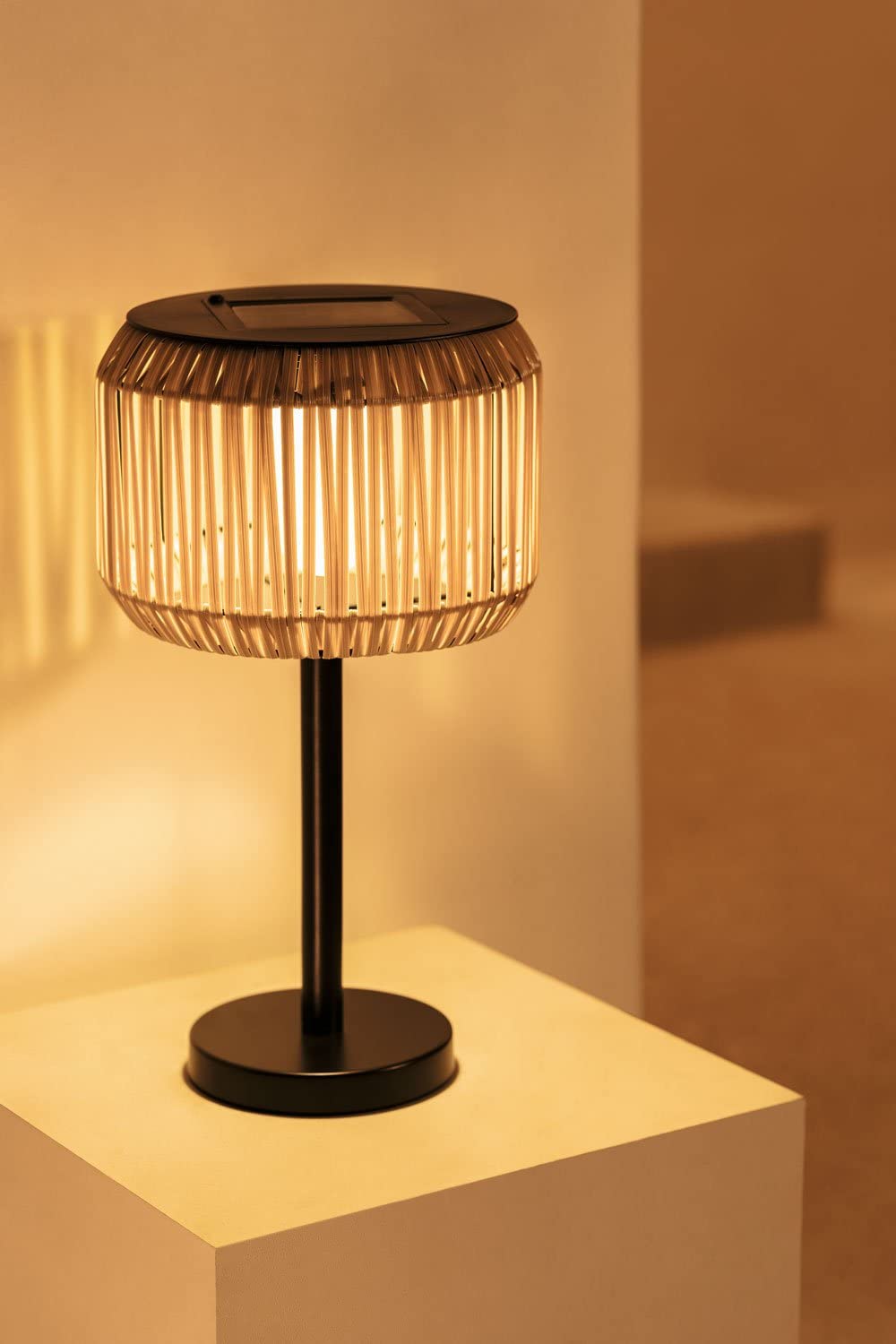 Sklum Grigor lampada solare da esterno nero rattan