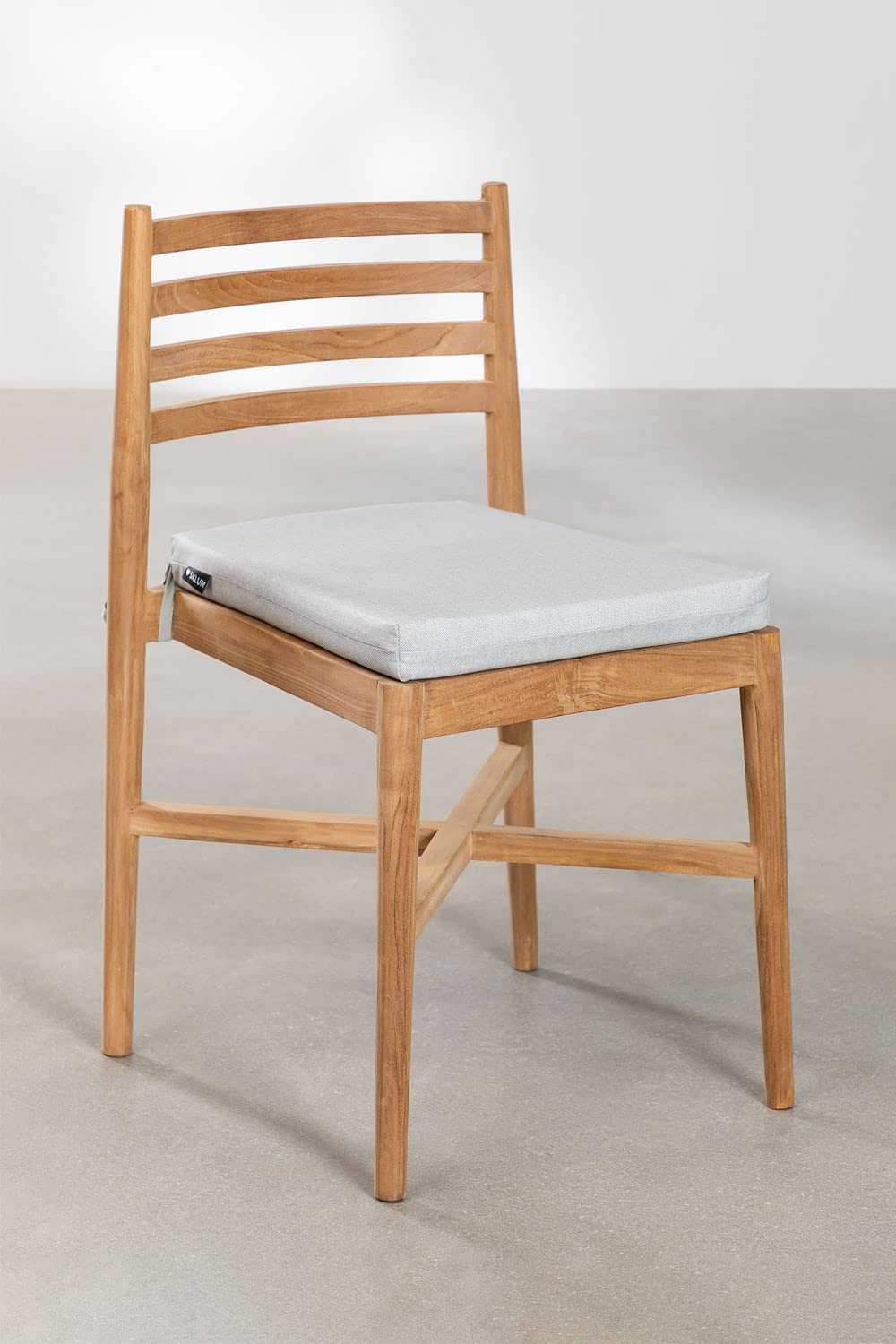 Sklum Attila sedia da giardino in teak grigio chiaro