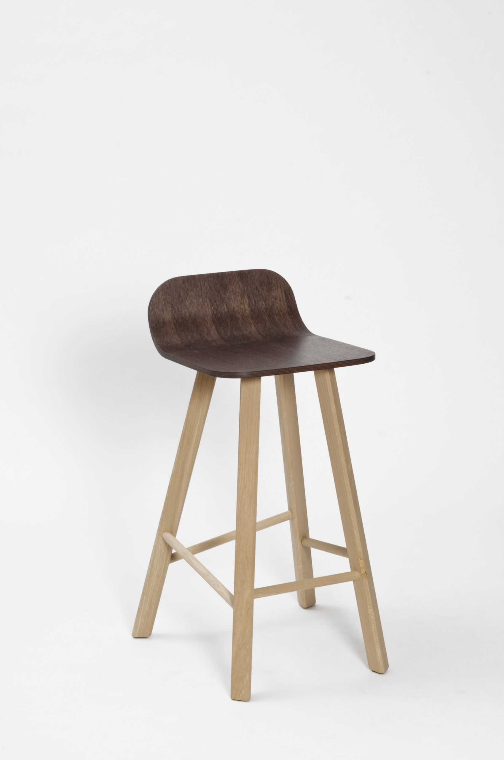 Colé Tria Stool LB sgabello schienale basso