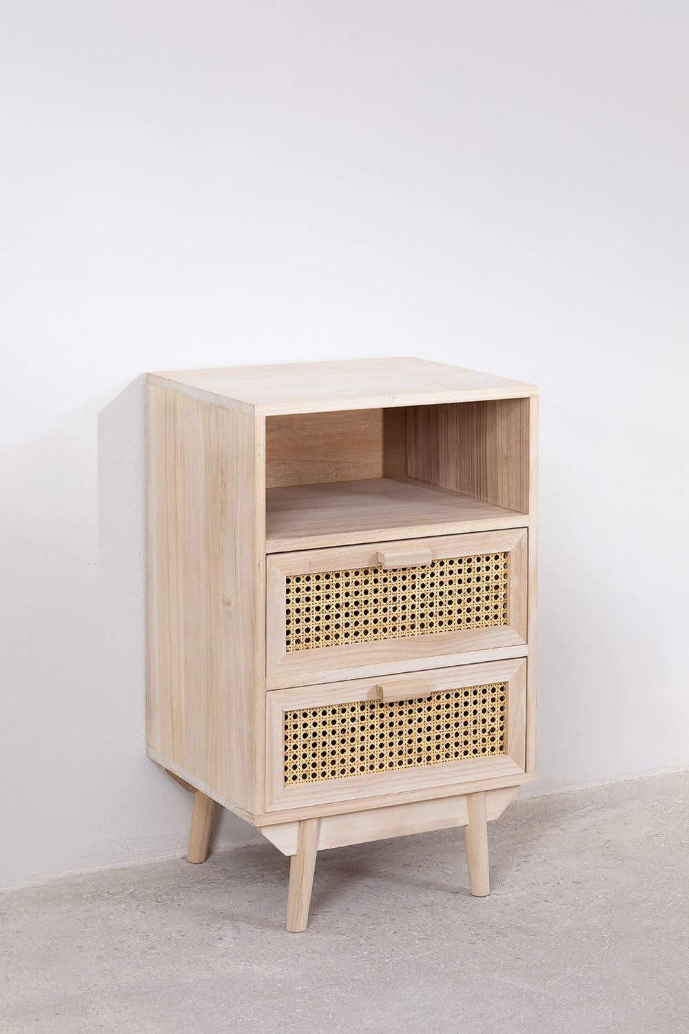 Sklum Ralik comodino alto con contenitore rattan