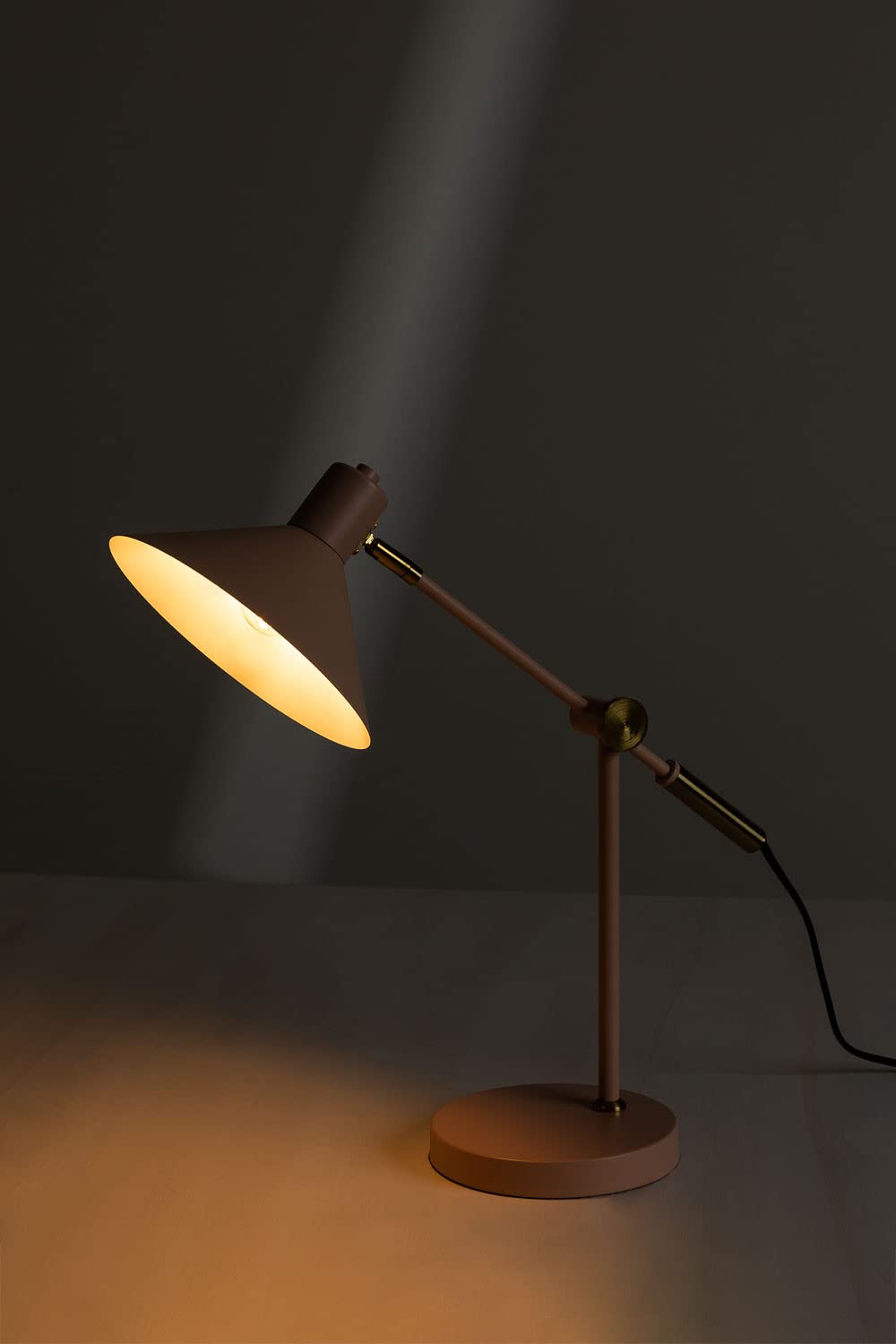 Sklum Clayt lampada da tavolo metallo incarnato 61 cm